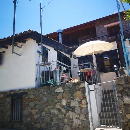Antigone's House 펜션 키페로운다