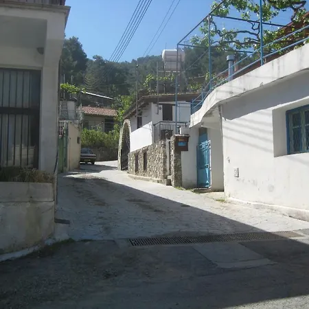 Antigone's House * 키페로운다